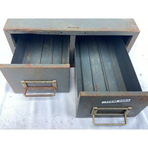 1681	 	Vintage Libarary Catalog Index Metal Box